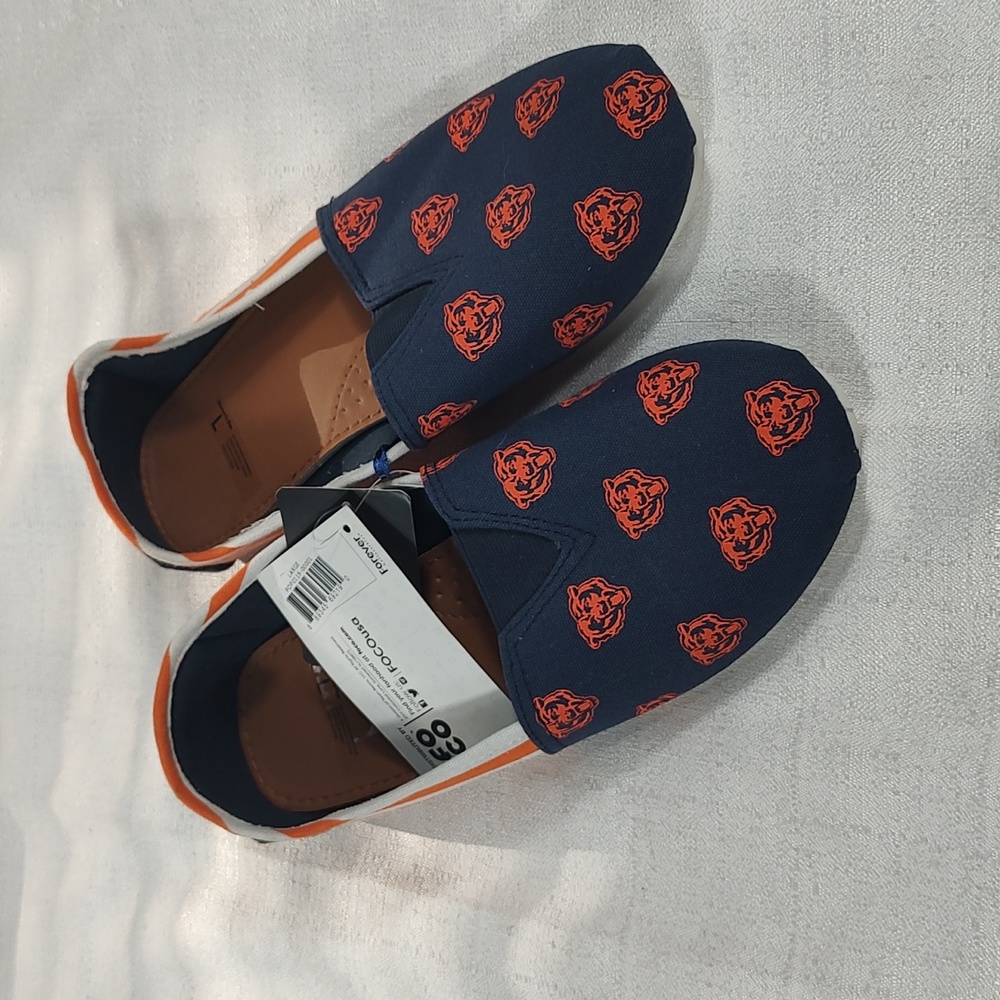 Chicago Bear Blue Orange White NFL Slip On Flats Size Women's Large NWT